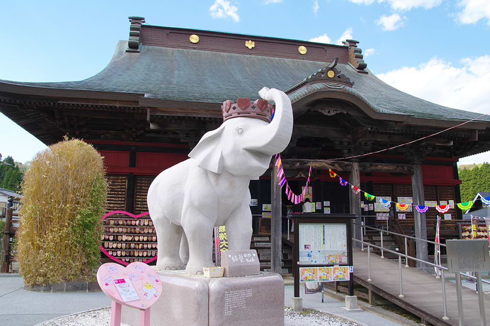長南町にある長福寿寺のゾウ画像
