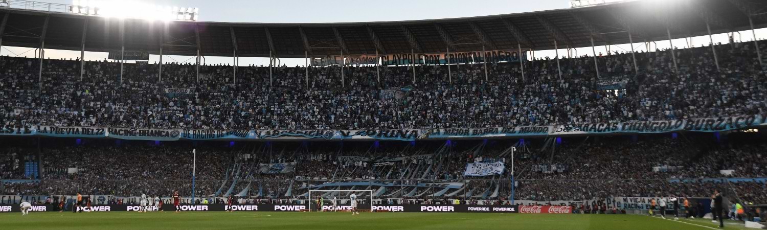 fans de Racing Club en el Clausura Argentina 2025
