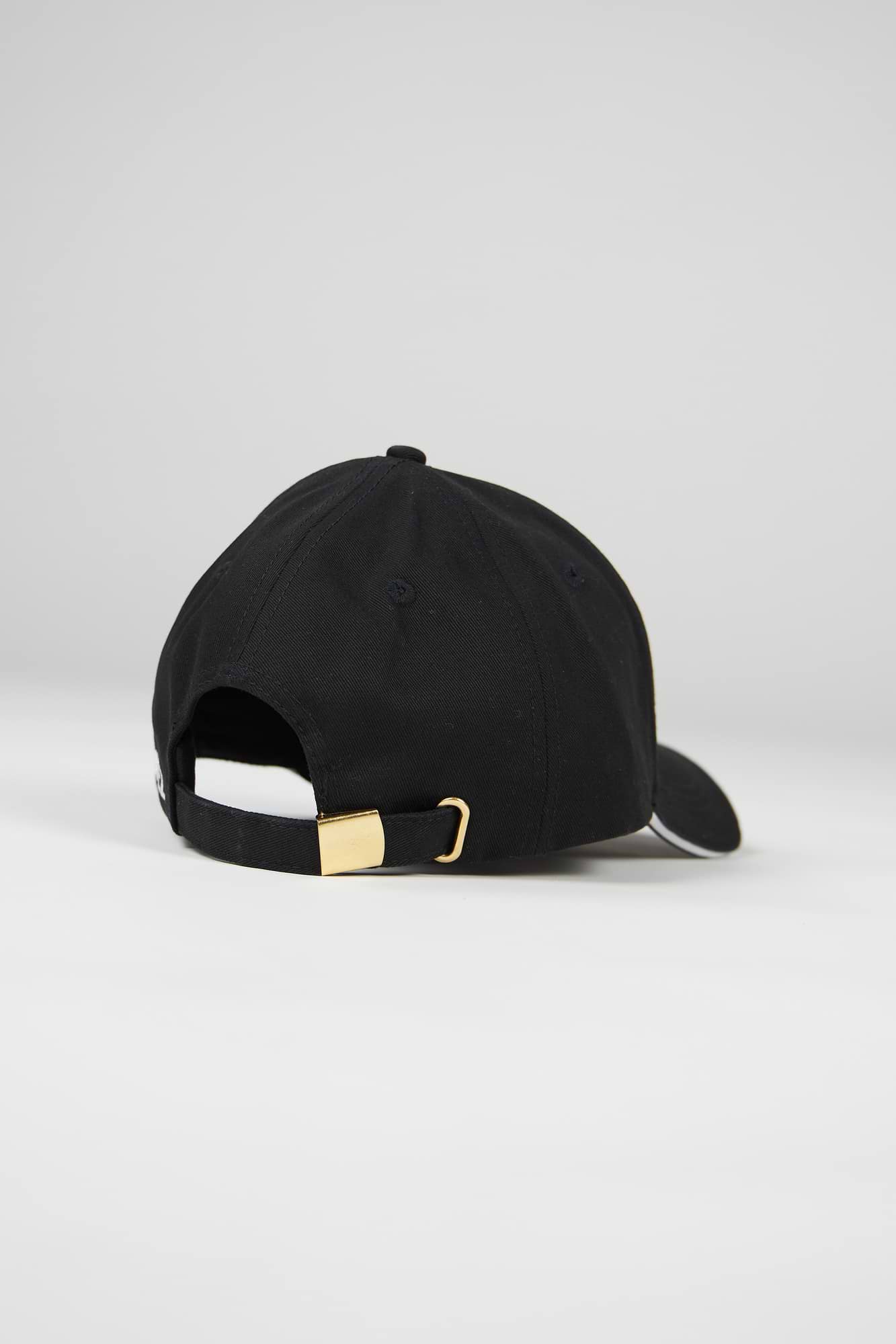 Daria Black Cap