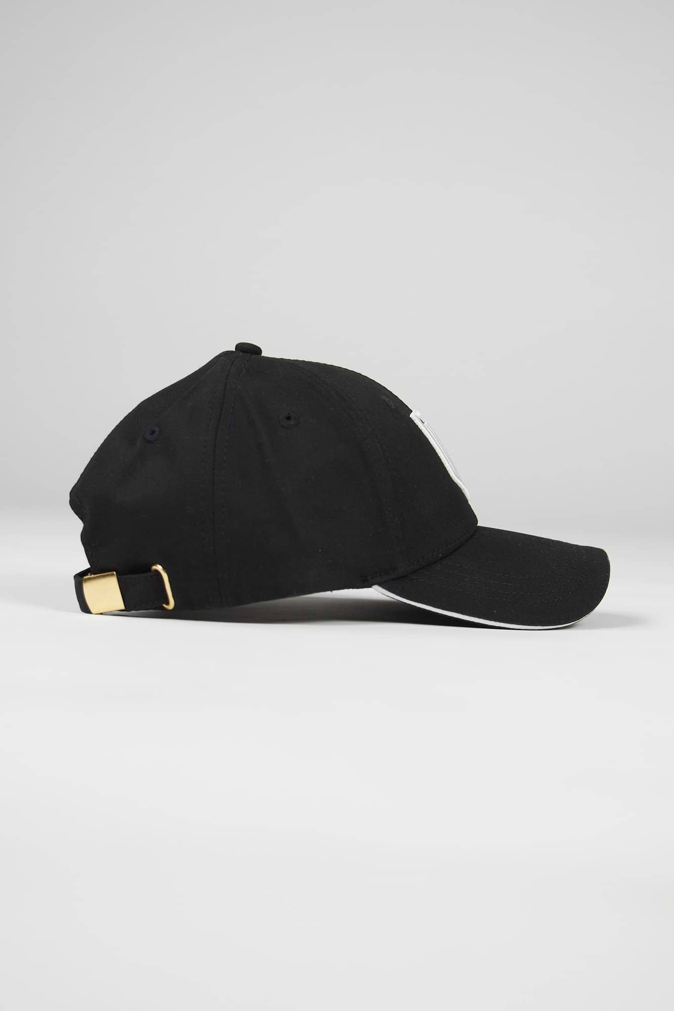 Daria Black Cap