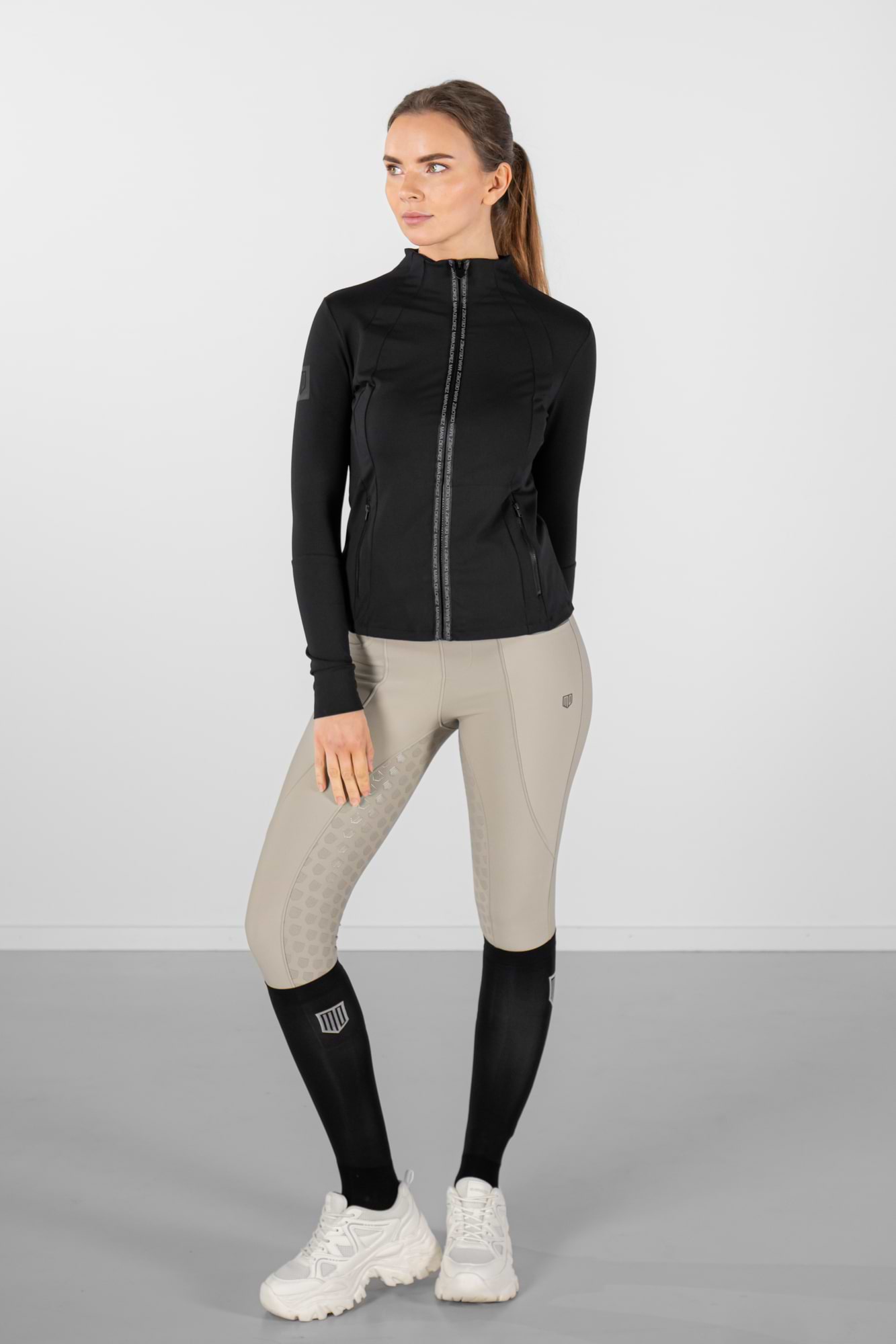 Aniara Silhouette Sports Jacket