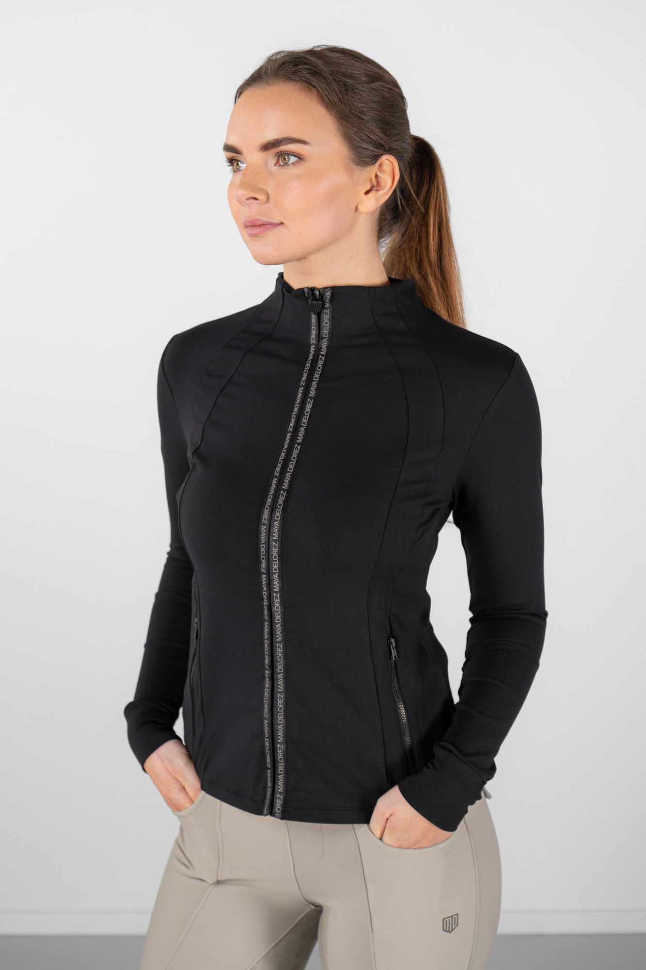 Aniara Silhouette Sports Jacket