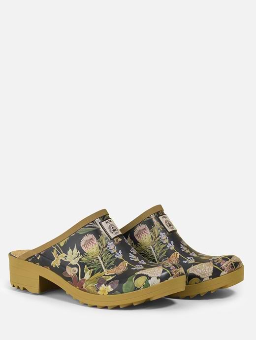 Aigle garden clogs top
