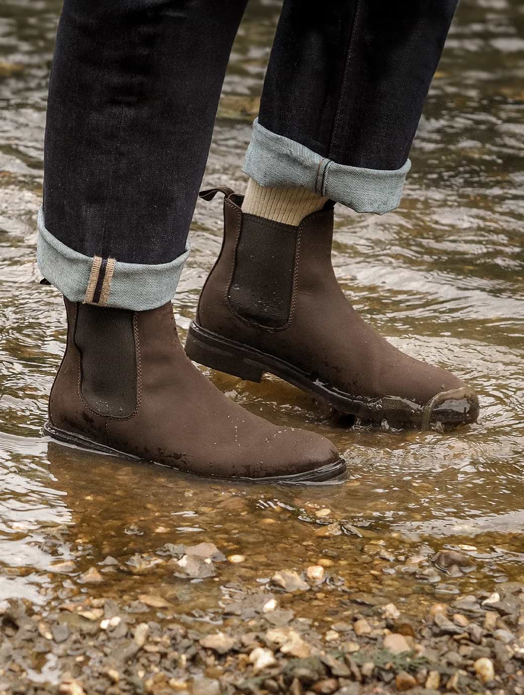 Loake Men s Ducksworth Oiled Nubuck Waterproof Chelsea Boot Brown