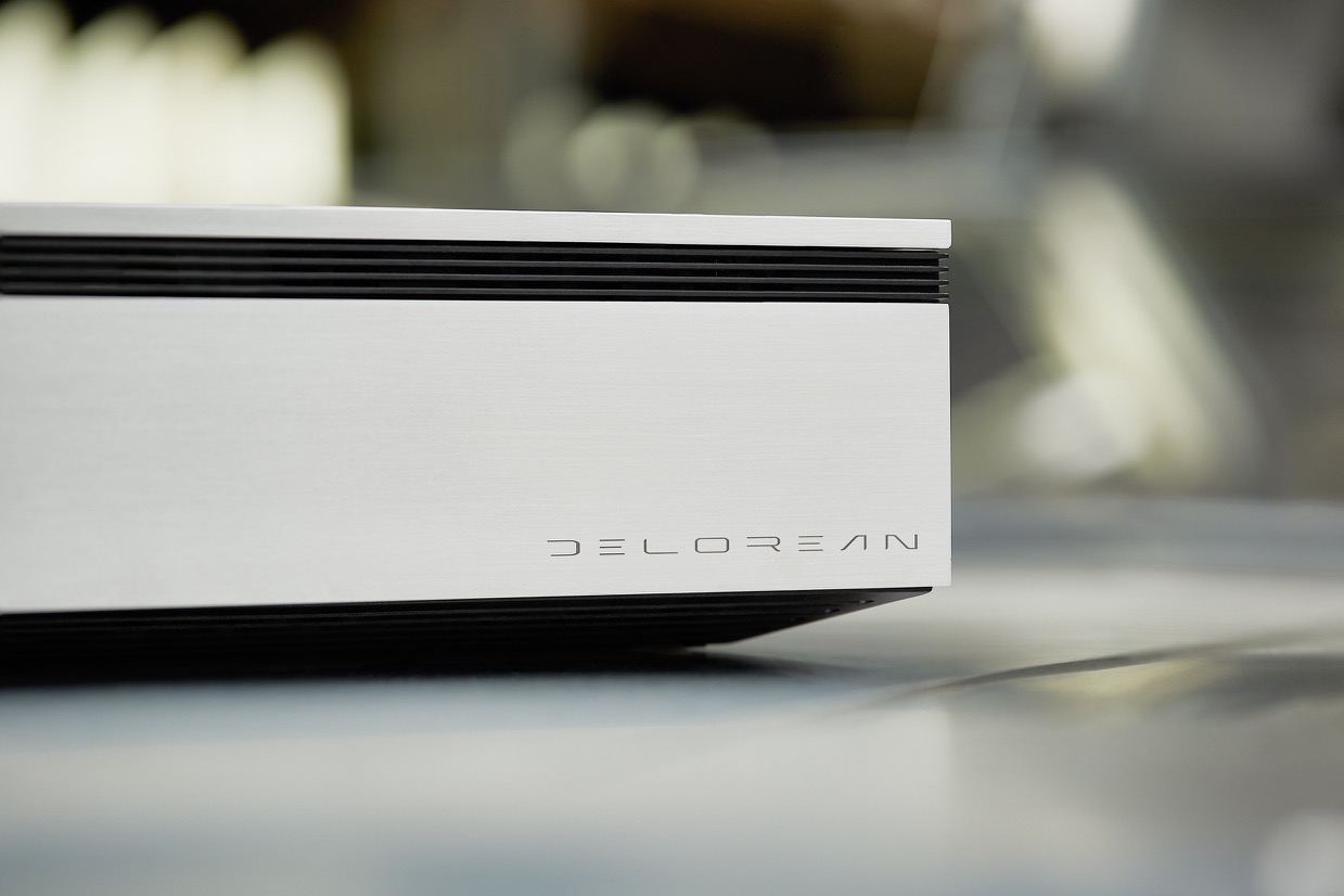 Cambridge_Audio_Evo_DeLorean_still_10