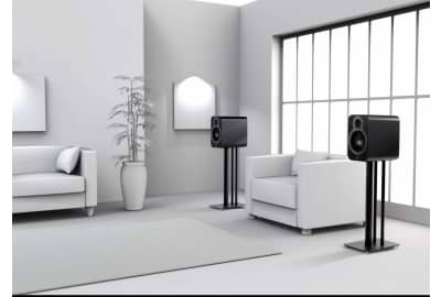 Test af Q Acoustics 3030C – Britisk lydkvalitet i kompakt format