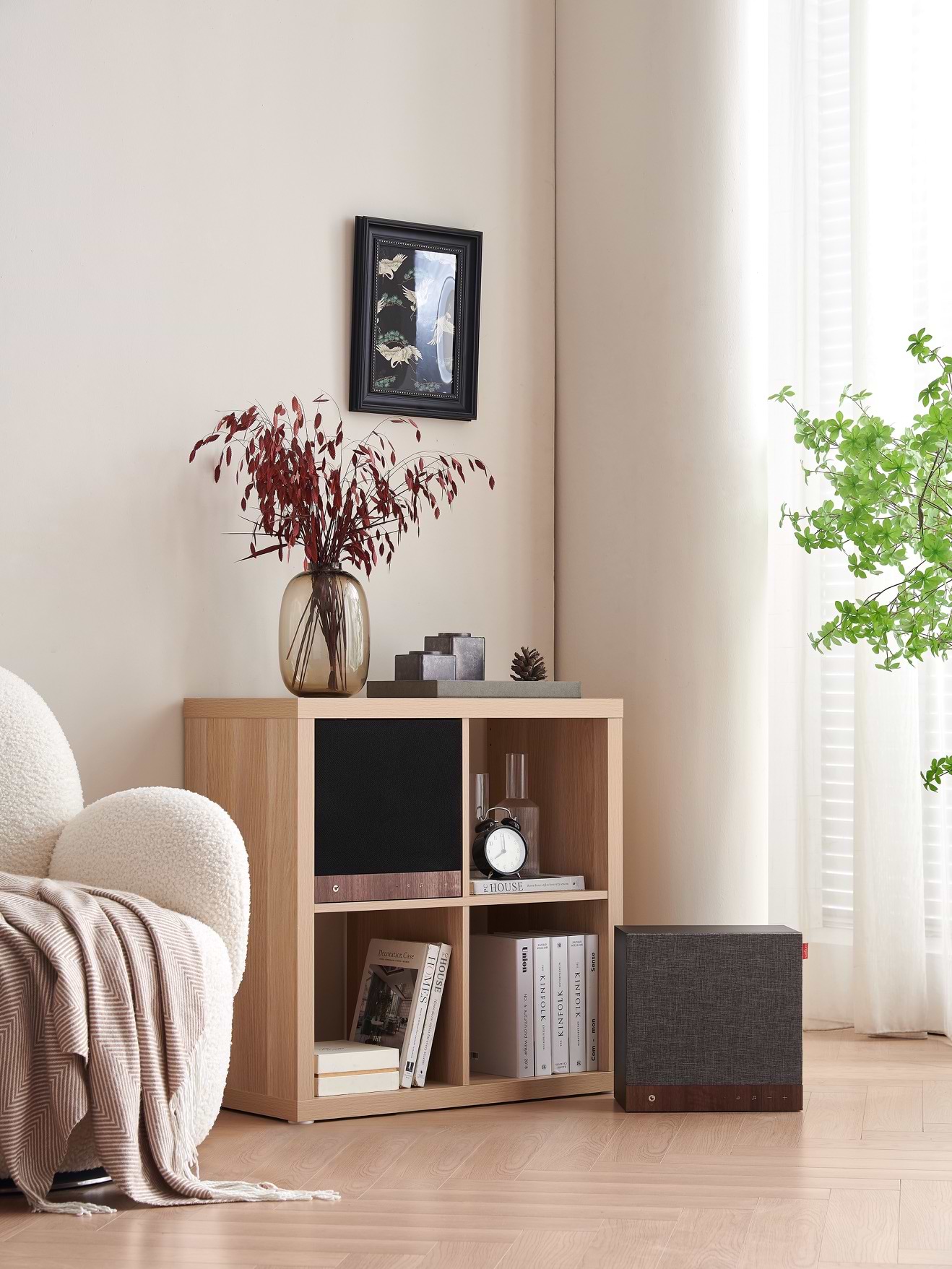 TAN_SPECTRUM_SQUARE_LIFESTYLE_02