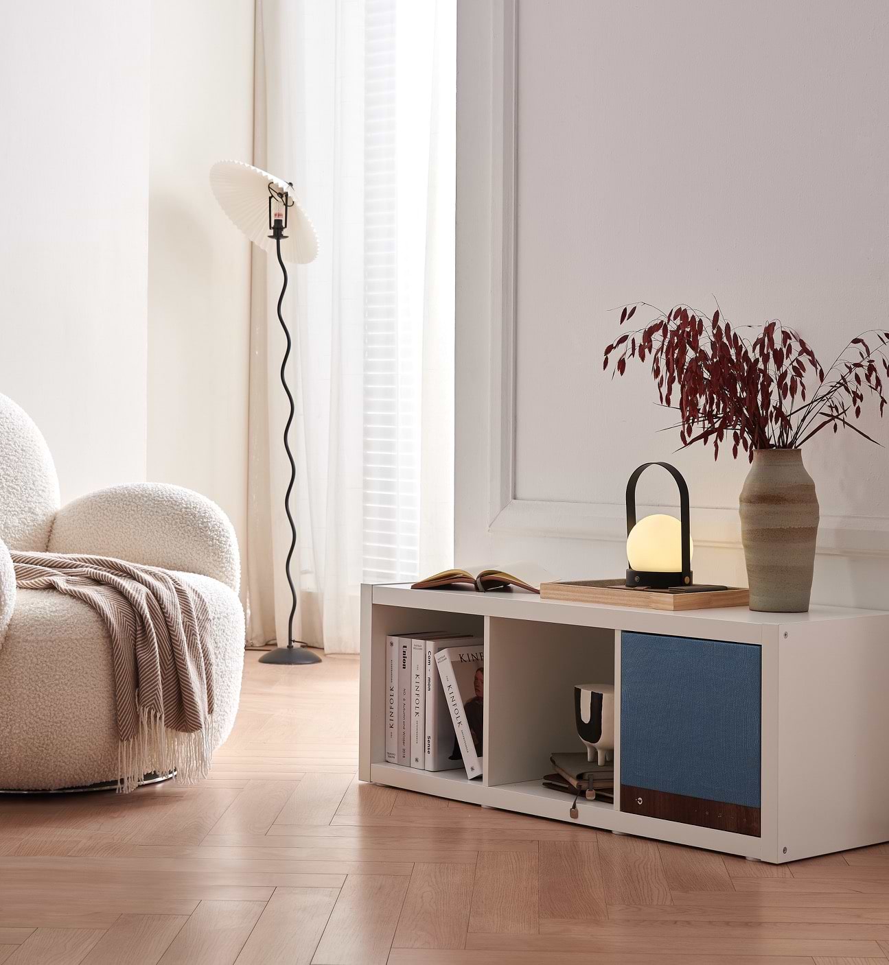 TAN_SPECTRUM_SQUARE_LIFESTYLE_09