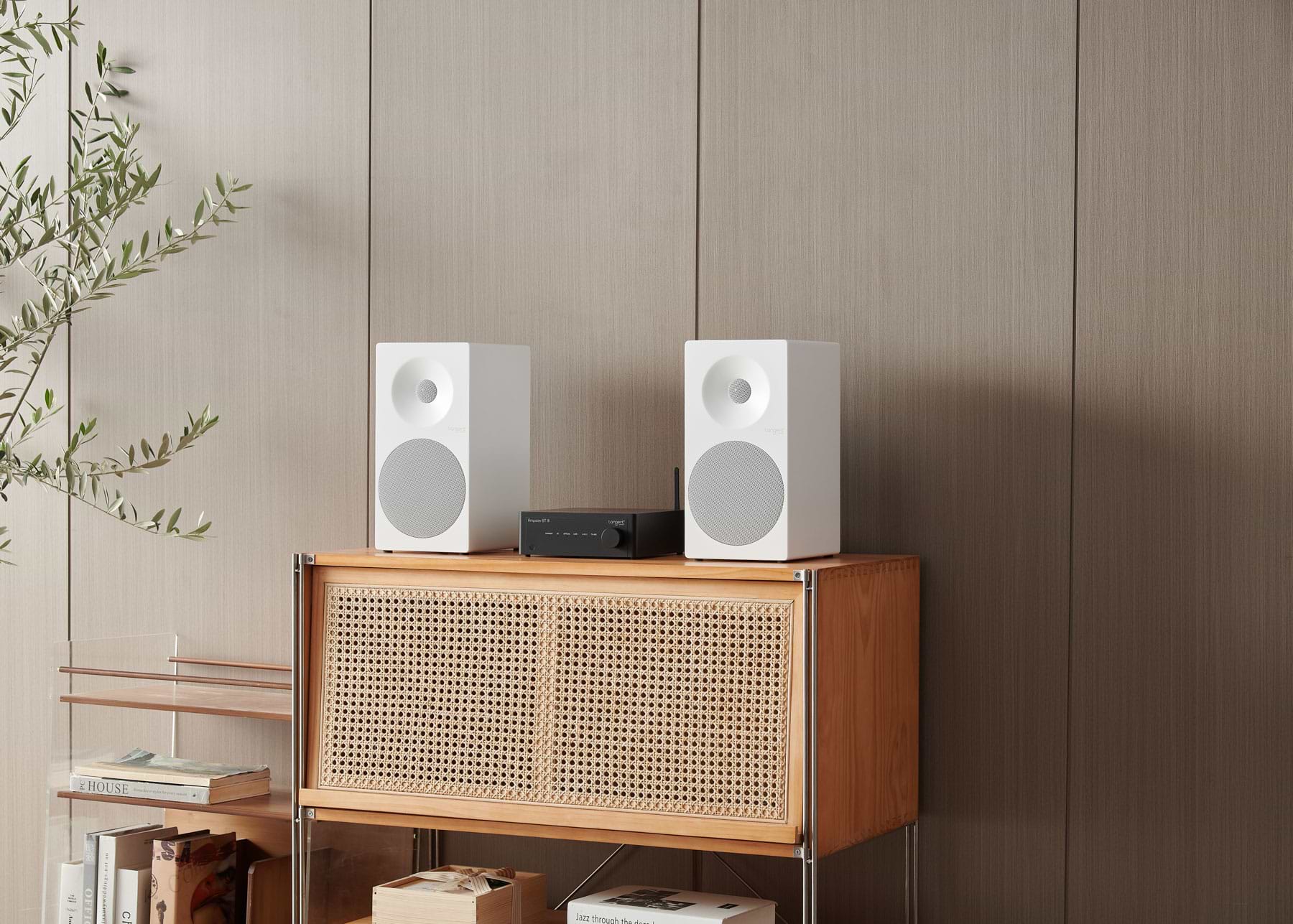 TANGENT_SPECTRUM_II_X5_LIFESTYLE_01