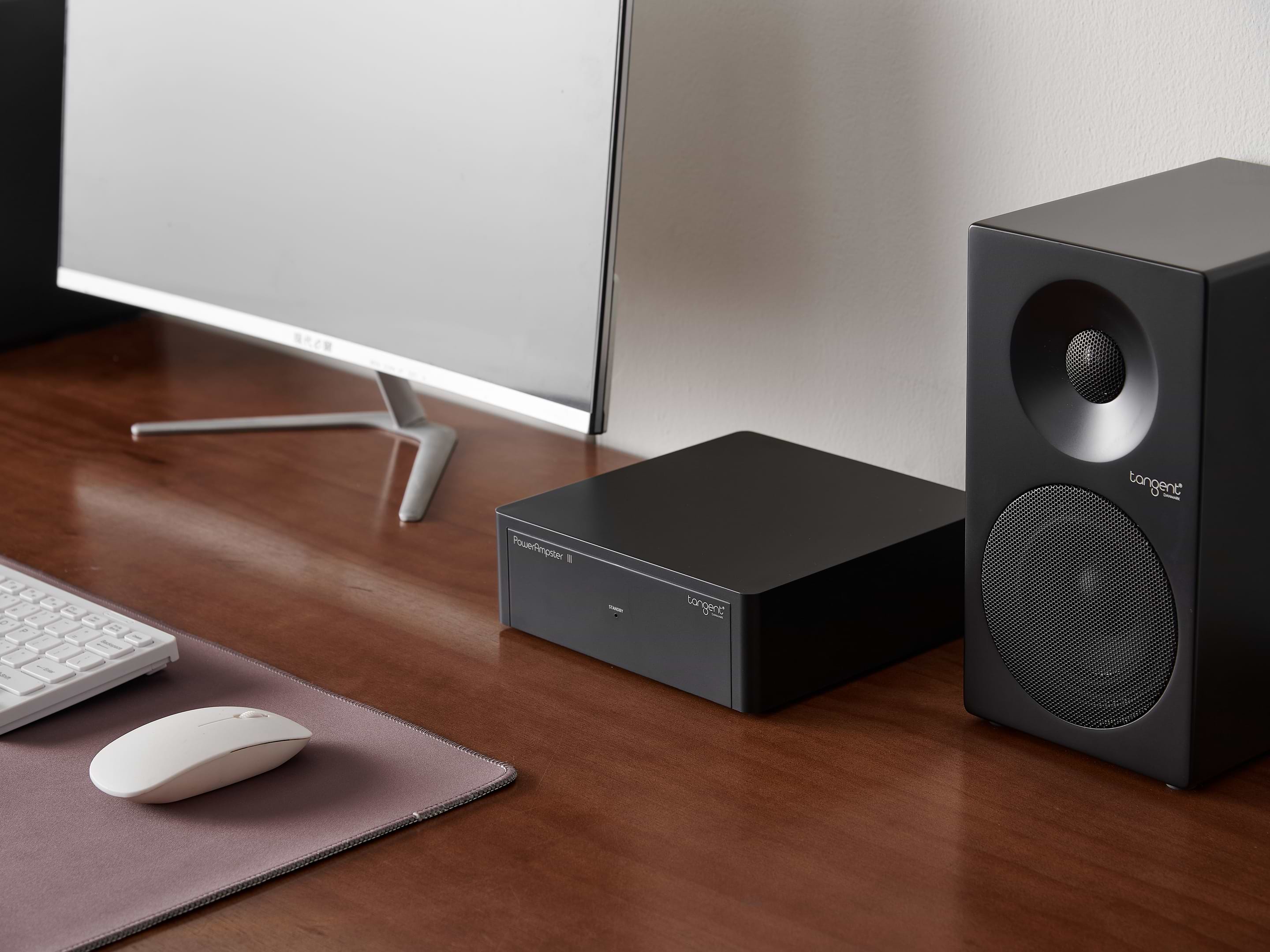 TANGENT_POWERAMPSTER_III_LIFESTYLE_01