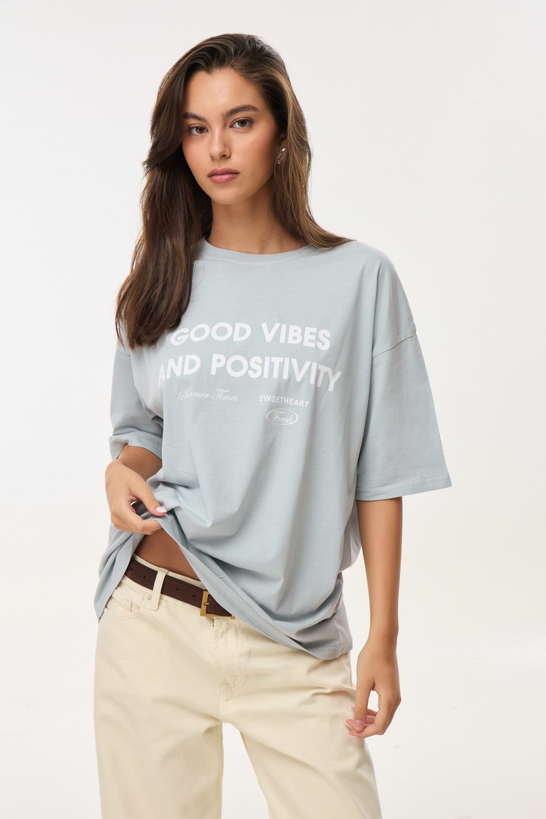 GOOD VIBES טי שטופה image number undefined