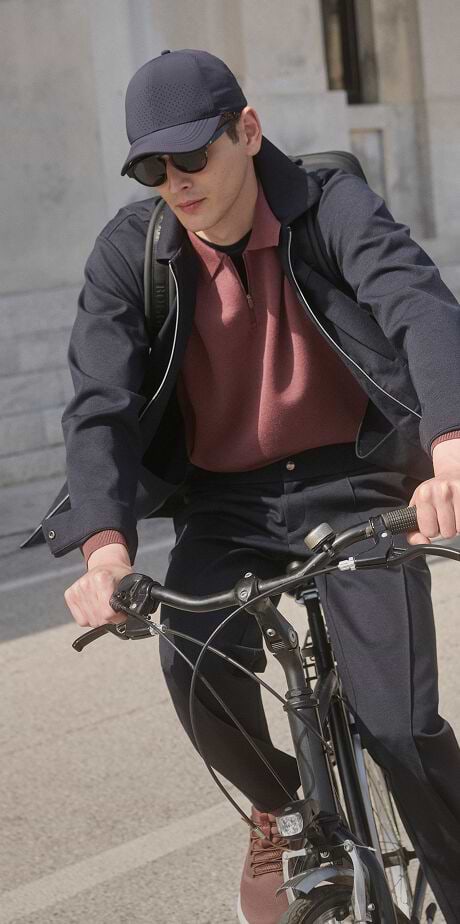 ACTIVE WEAR