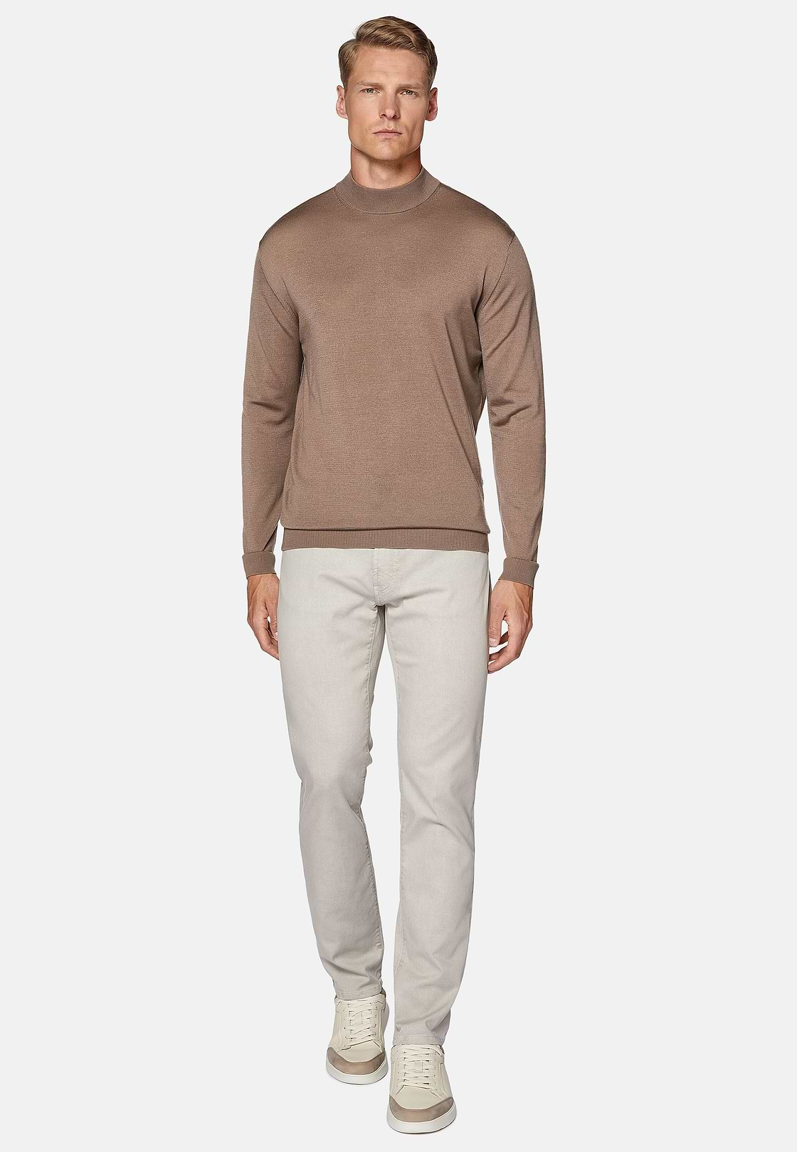 Brauner Pullover Mit Stehkragen Aus Superfeiner Merinowolle, Braun, hi-res