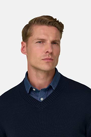 V-Neck Jumper in Extrafine Merino Wool, Navy blue, thumb, 3