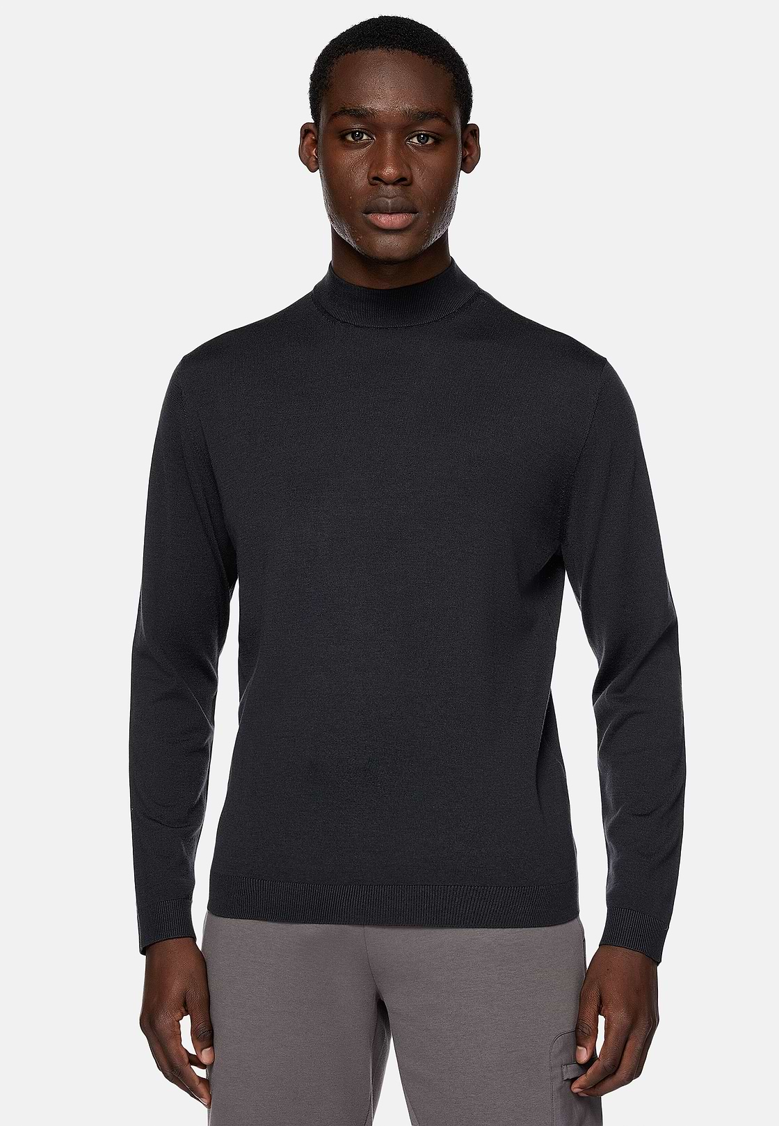 Antrazithfarbener Pullover Mit Stehkragen Aus Superfeiner Merinowolle, Holzkohle, hi-res