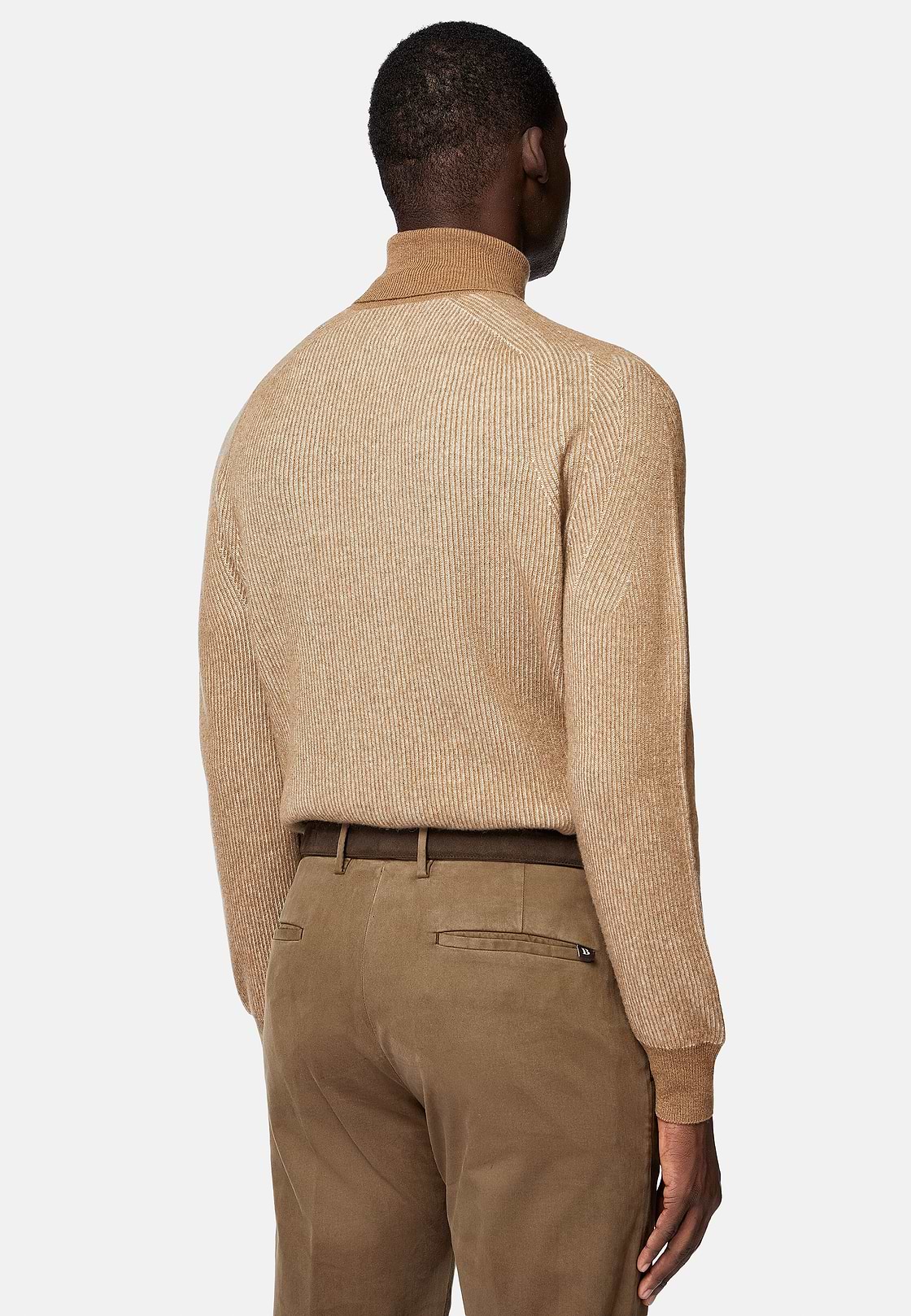 Brauner Rollkragenpullover aus Merinowolle, Haselnuss, hi-res
