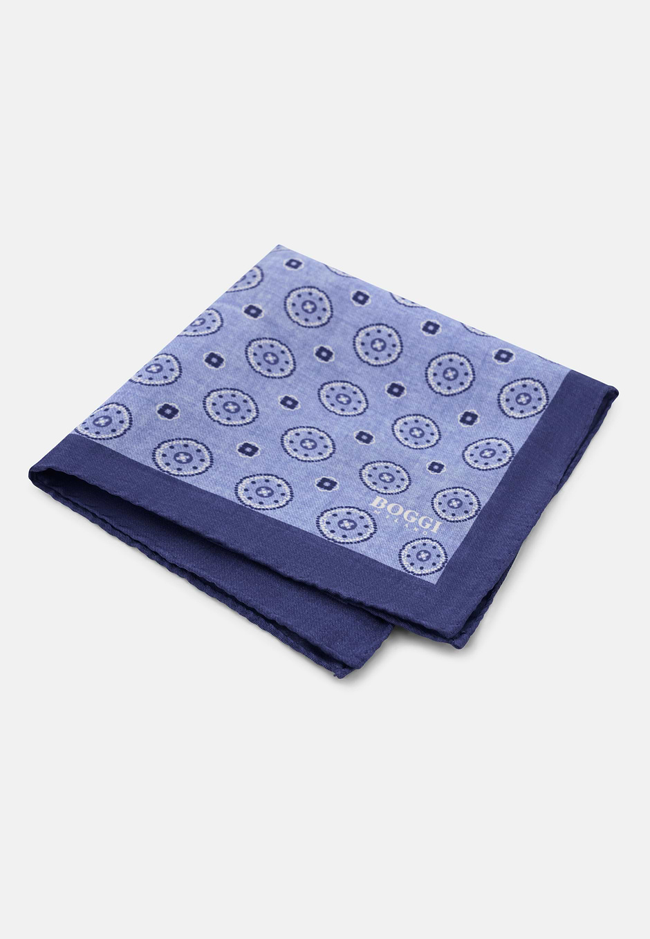 Pocket Square Medallion Pattern Print in Silk, Light Blue, hi-res