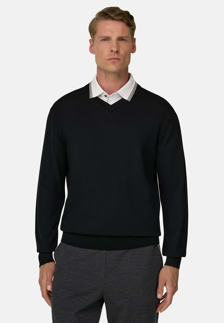 Pullover mit V-Ausschnitt aus extrafeiner Merinowolle, Schwarz, hi-res