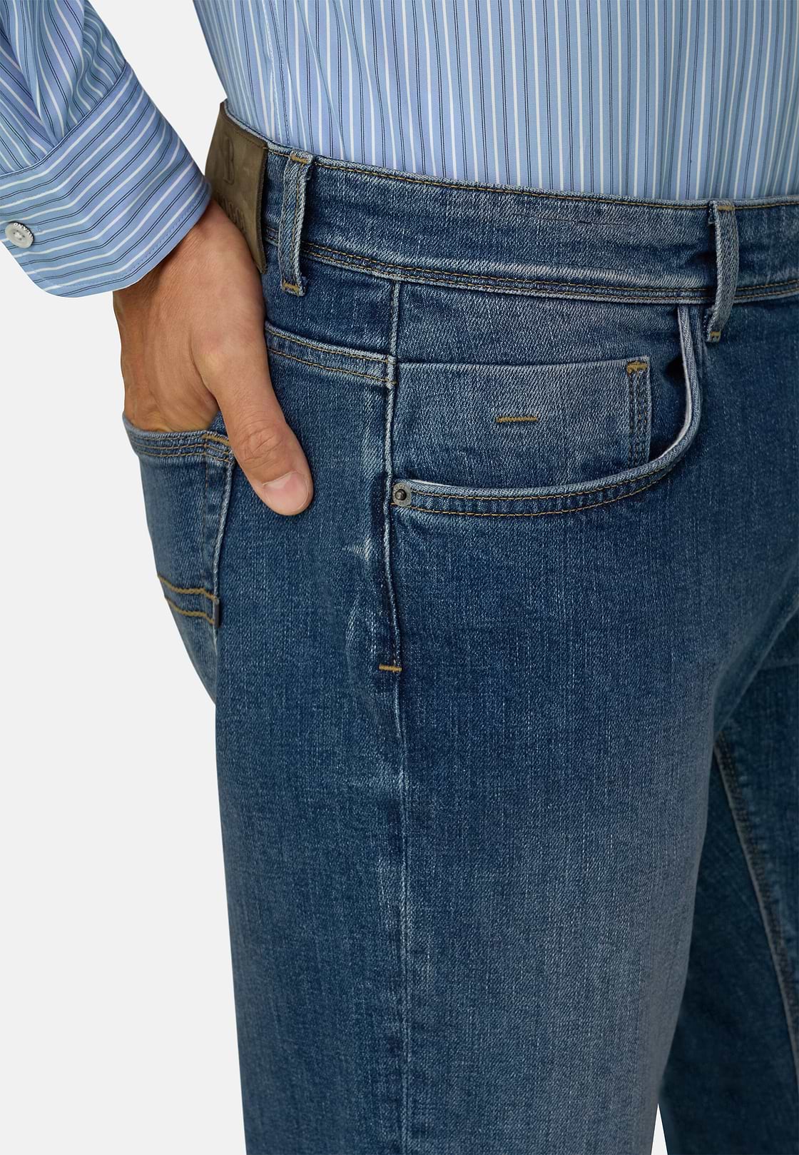 Jeans in Medium Blue Stretch Denim, Medium Blue, hi-res, 3