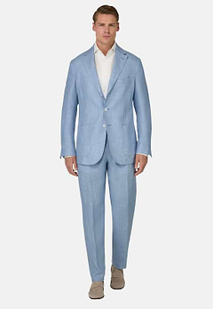 Jaime Lorente Formal Summer Look