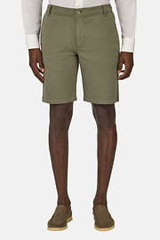Bermudas in Stretch Cotton, Military Green, hi-res