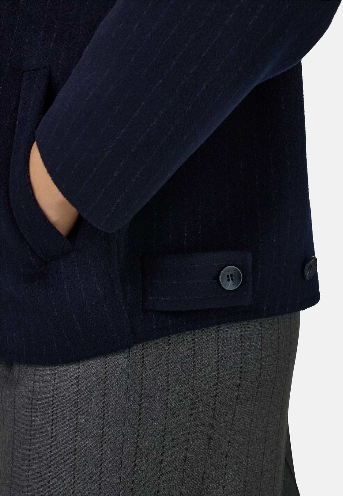 Blazer in Wool Pinstripe, Navy blue, hi-res, 3
