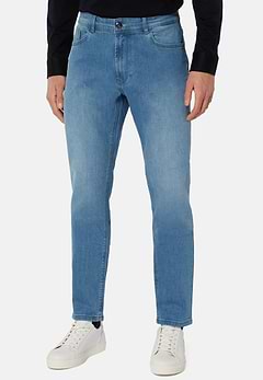 Jasnoniebieskie jeansy ze stretchem