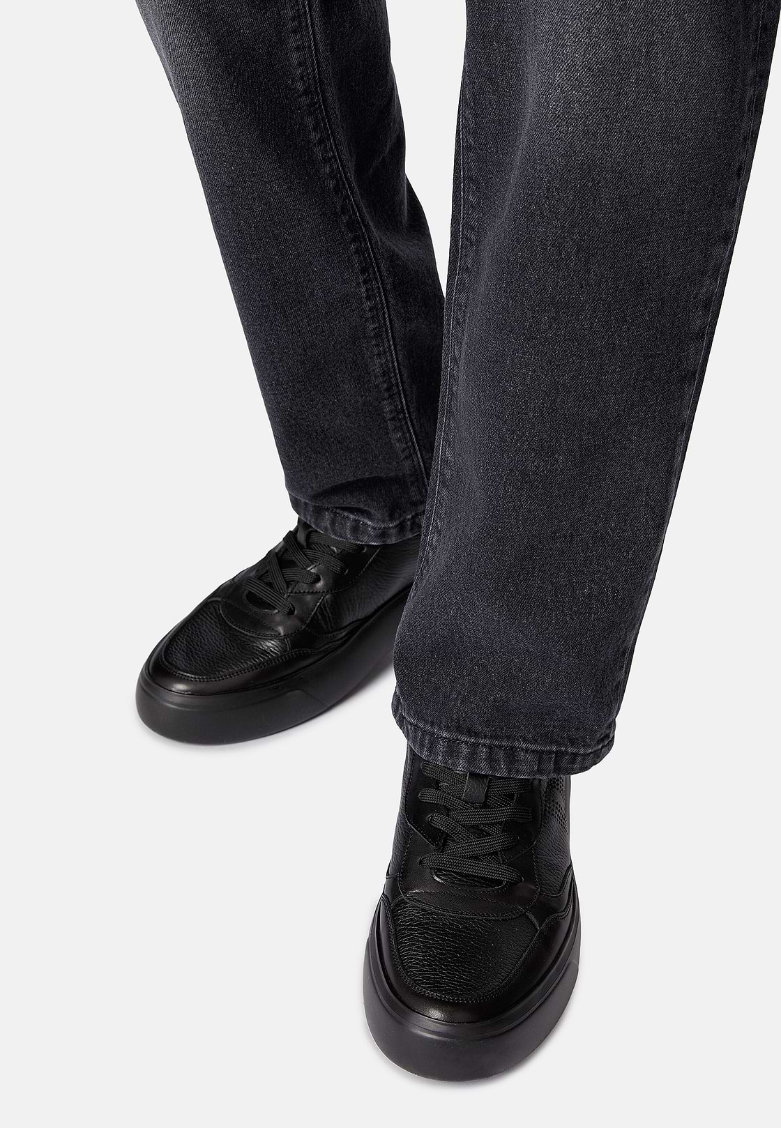 Tumbled Leather Trainers With Logo, Black, hi-res