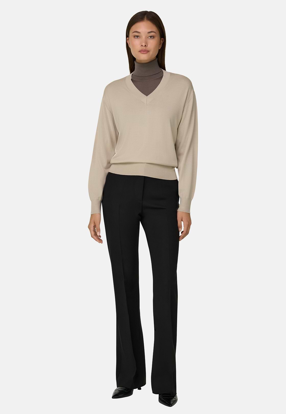 V-Neck Jumper in Merino Wool Silk, Sand, hi-res, 2