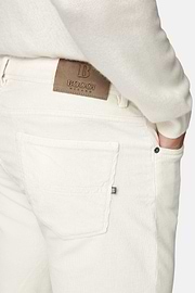 Jeans aus elastischem Samt, Creme, hi-res