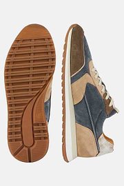 Sneaker Aus Verloursleder In Azurblau Und Beige, Blau, hi-res