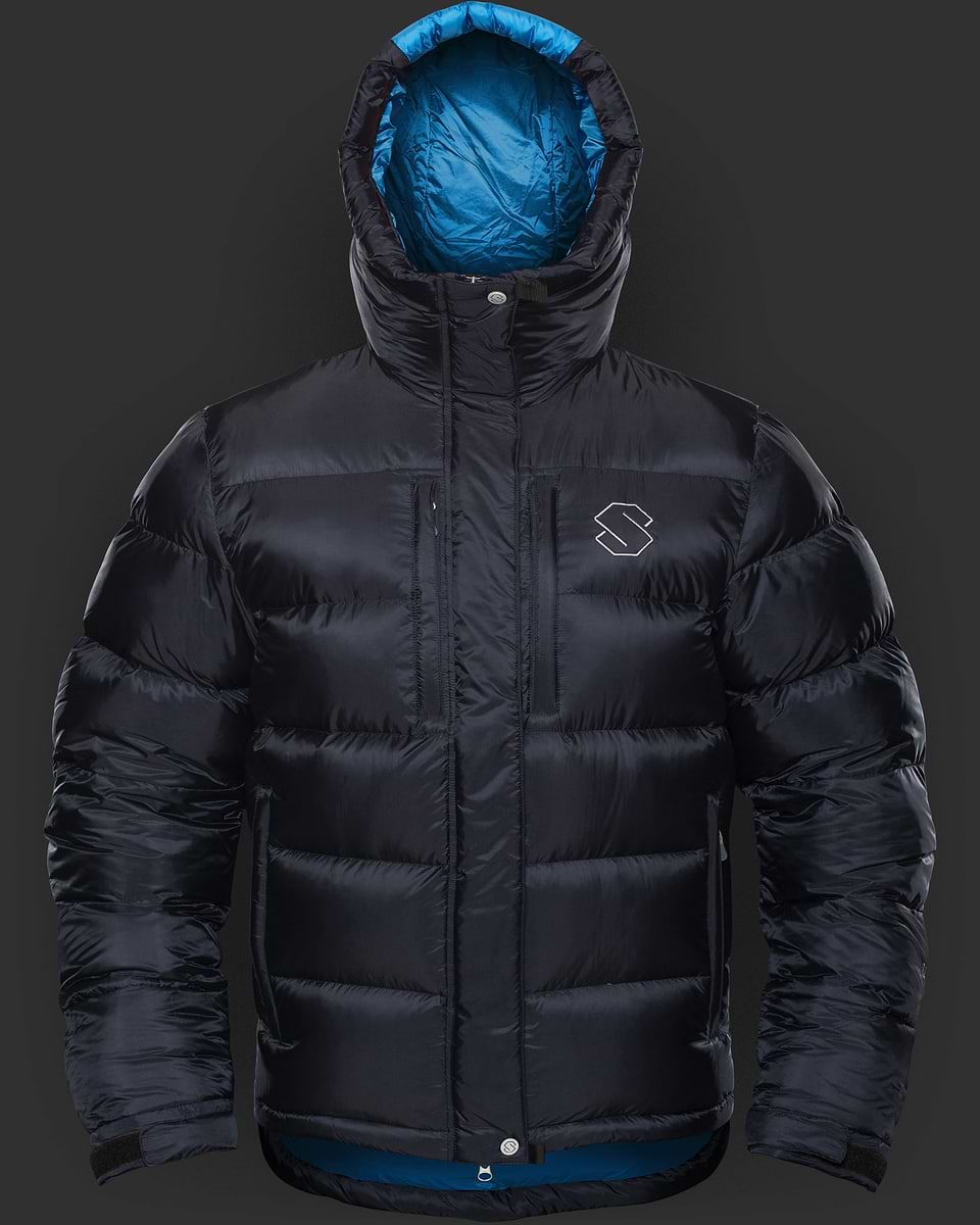 Red hot down parka (blue/black) - A high-performance expedition-weight 800 fill power down belay puffy with outstanding insulation capabilities.