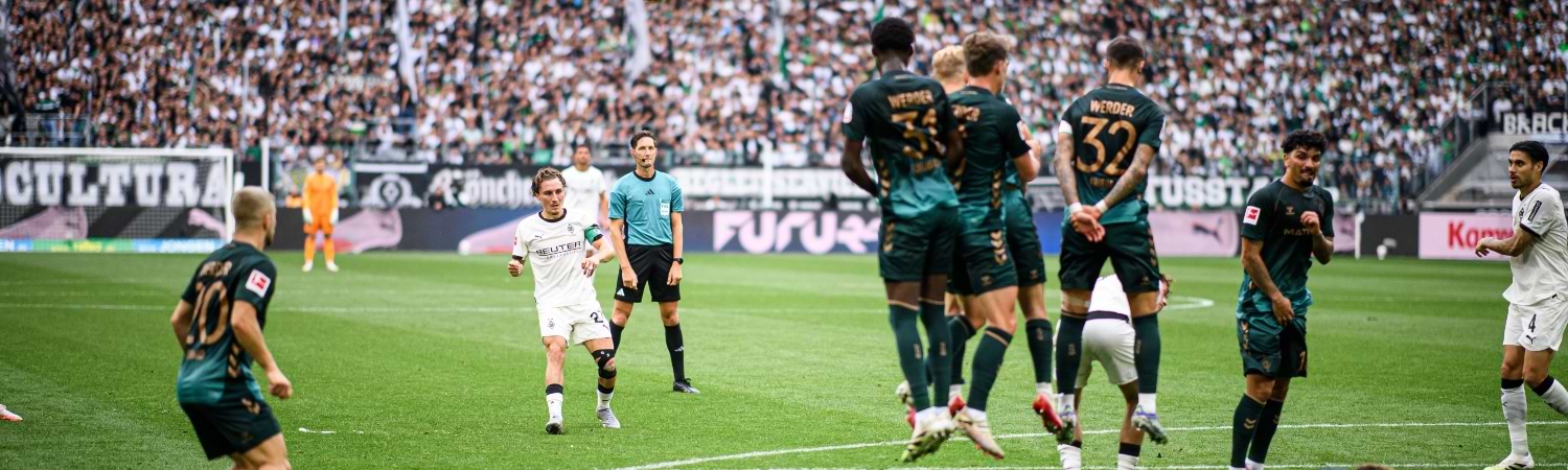 El partido de fútbol de la Bundesliga de SV Werder Bremen en el Borussia Park