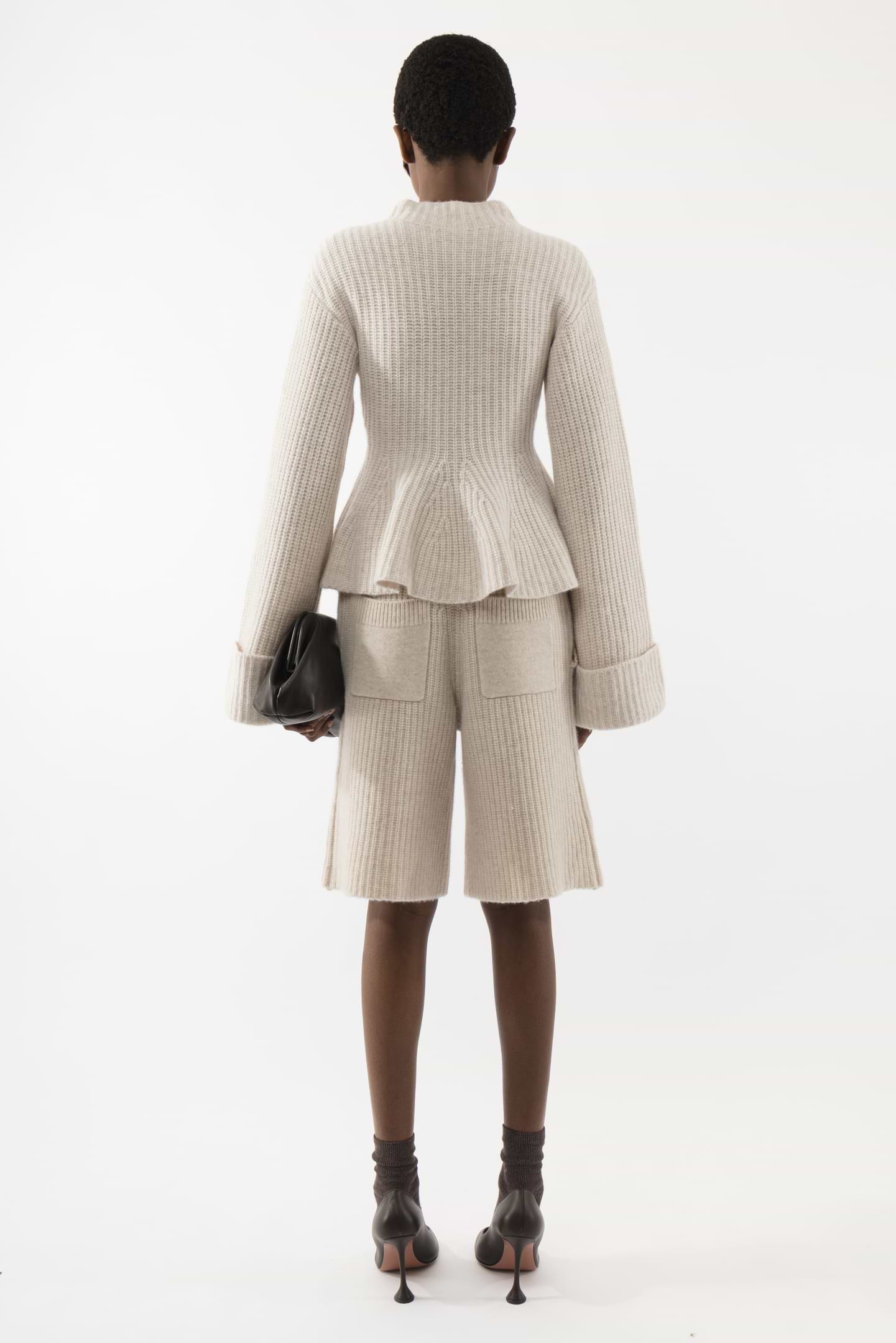 Knitted Bermuda Shorts - Arakii