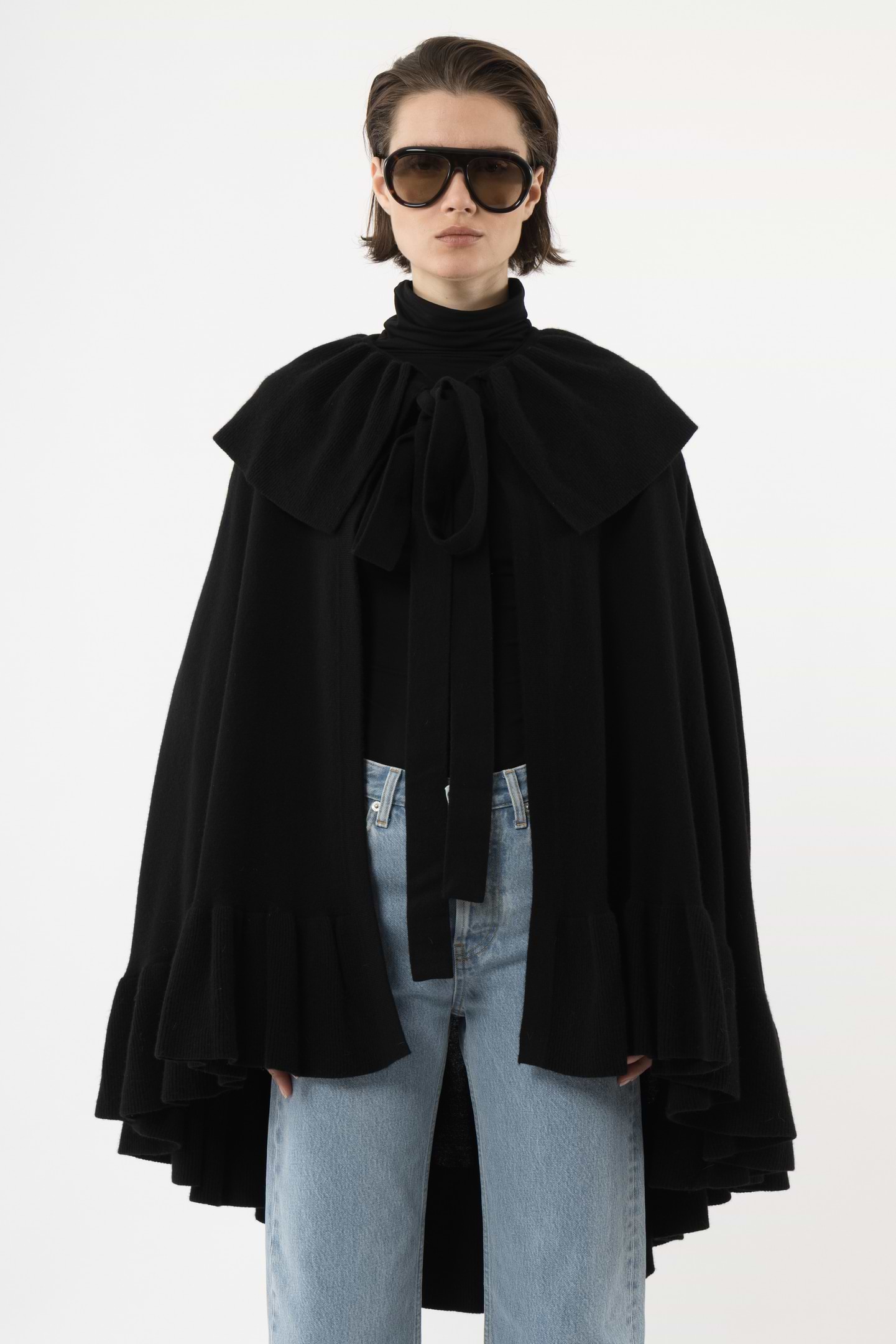 Knitted Ruffle Cape - Arakii