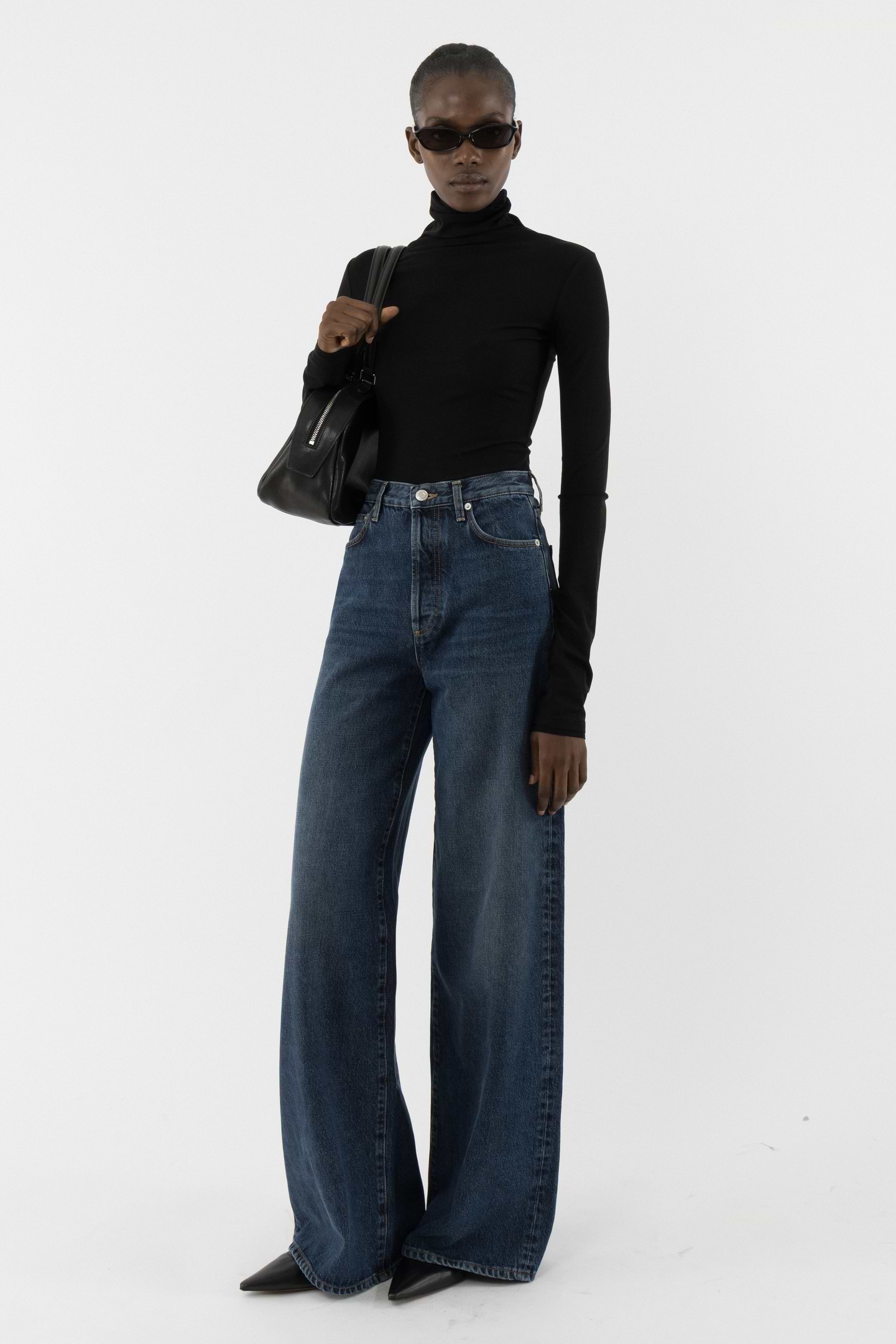 Wide Blue Wash Jeans - Arakii