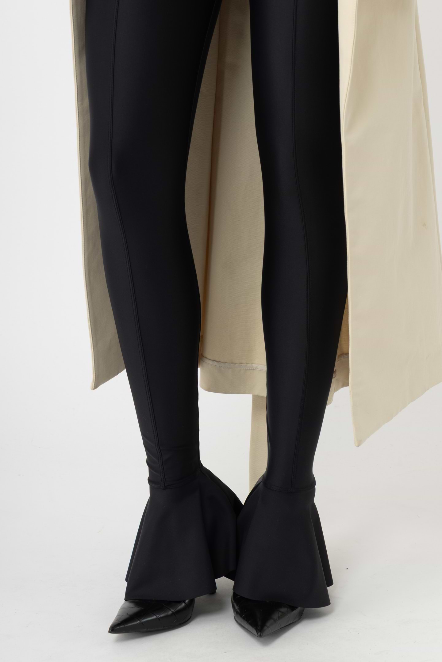 Shiny Ruffle Tights