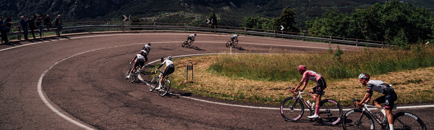 Isaac del Toro lidera Giro de Italia