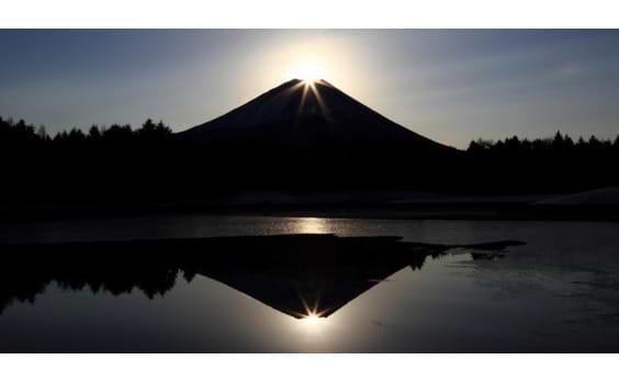 富士山があるから、私たちは上を向ける。