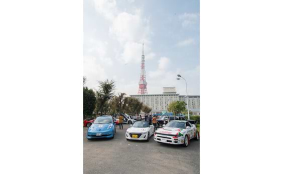 東京モーターショー60周年　

秋空の下、名車たちが都心をパレード（動画あり）