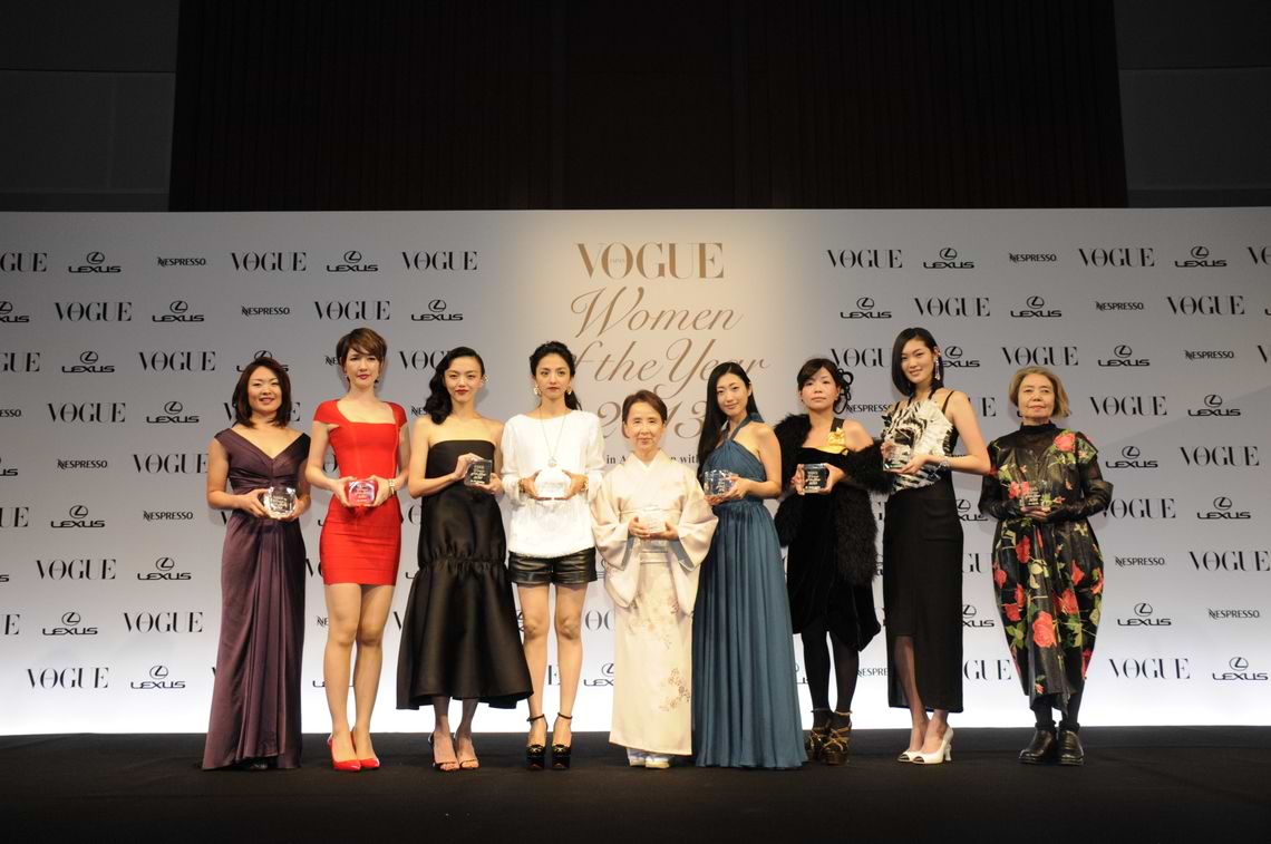 「VOGUE JAPAN Women of the Year 2013」受賞者 左から佐藤さん、スプツニ子!さん、福島さん、満島さん、八千草さん、壇蜜さん、大久保さん、CHIHARUさん、樹木さん