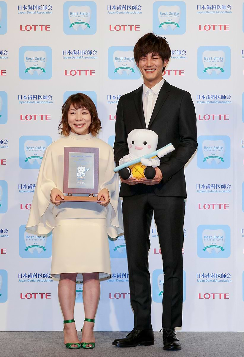 リオデジャネイロオリンピック女子ウエイトリフティング銅メダリストの三宅さん、俳優の松坂さん