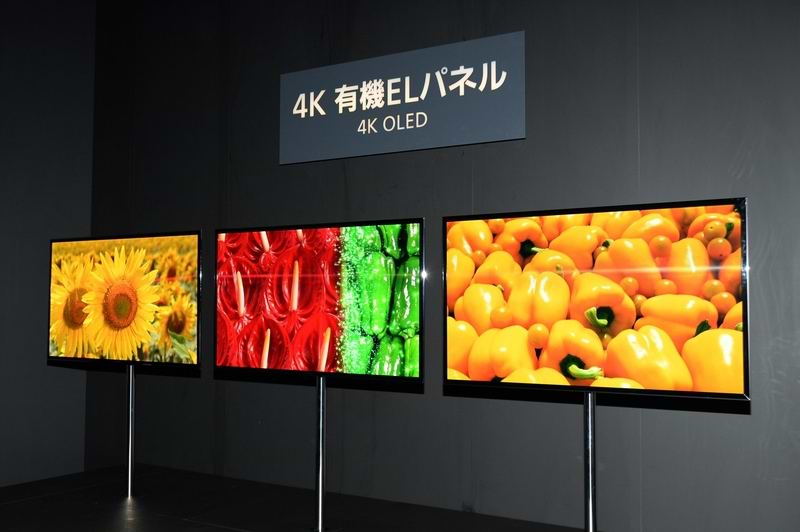 パナソニック：日本初公開の「4K有機ELパネル」の視聴コーナー