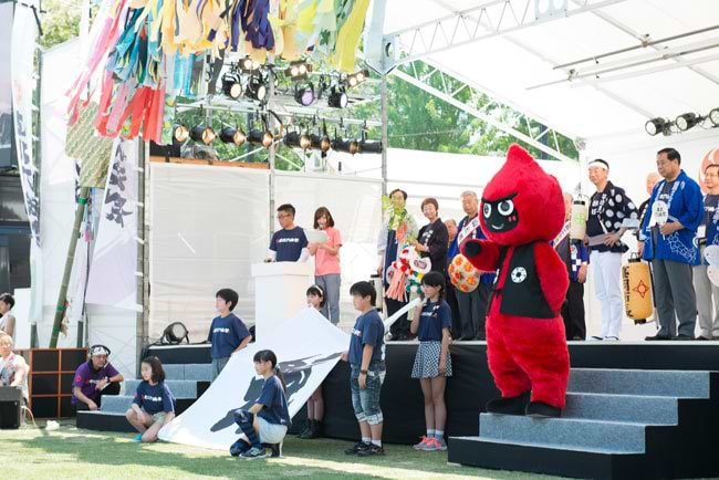 6市長や公式キャラクターのロッくん、地元小学生らが集結した開祭式