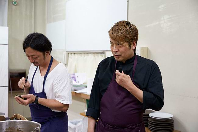 シェフの齊藤氏（左）と谷口氏