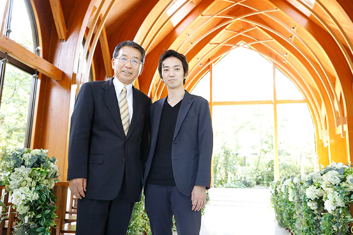 アイ・ケイ・ケイ 社長・金子和斗志氏（写真左）と電通 第1統合ソリューション局・ 中野武氏（同右）「僕は危機感だらけの人間、と言いながら、新しい挑戦に目を輝かせる金子氏。海外展開や東京進出など、挑戦を続けるIKKの今後に注目したいと思います」（中野）