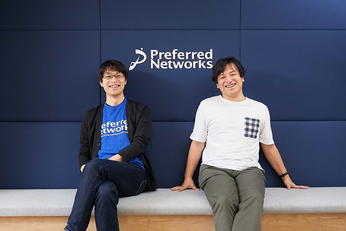 Preferred Networks執行役員 秋葉拓哉氏（左）とAtCoder代表取締役社長 高橋直大氏