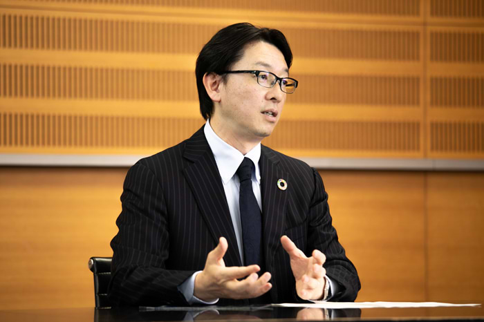 金田晃一