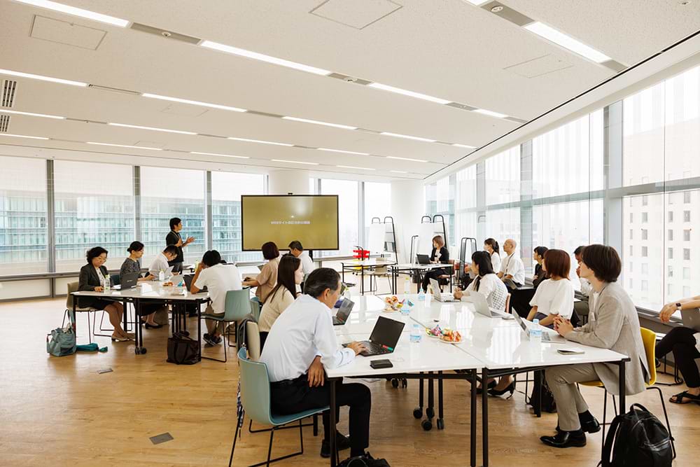参画企業による定例セッションの様子。