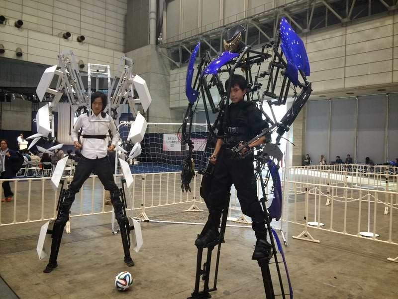 CEATEC JAPAN 2014ではスケルトニクスでフットサルをするパフォーマンスも！